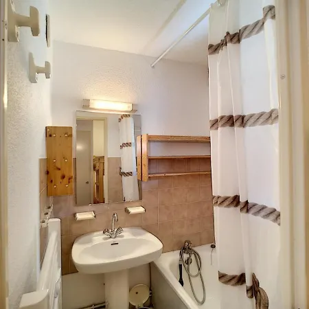 2 Pieces + Coin Montagne, 26m², 5 Pers, Wi-fi, Aux Pieds, Les Menuires - Fr-1-178-92 Apartment *